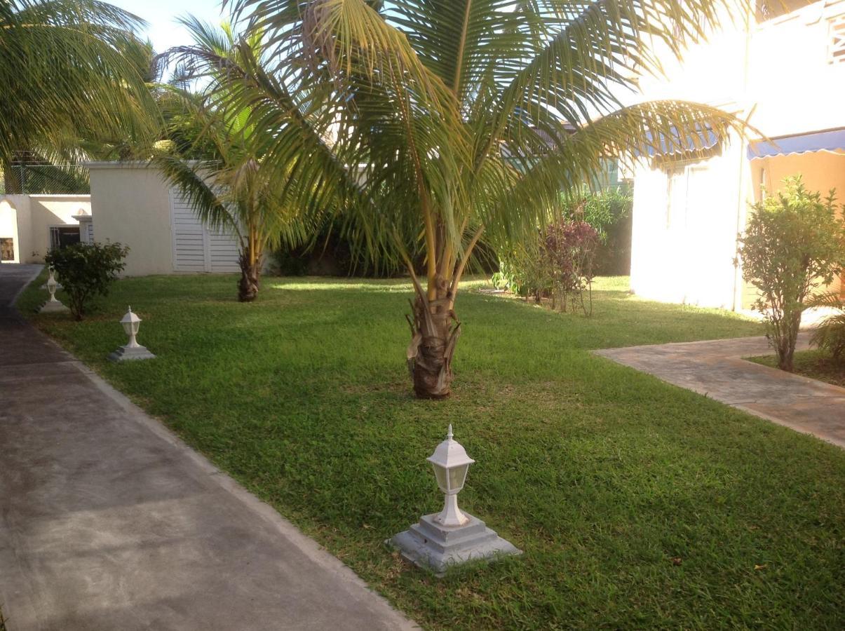 Lovely Apartment In Flic En Flac, Close To The Beach And All Amenities. Екстериор снимка