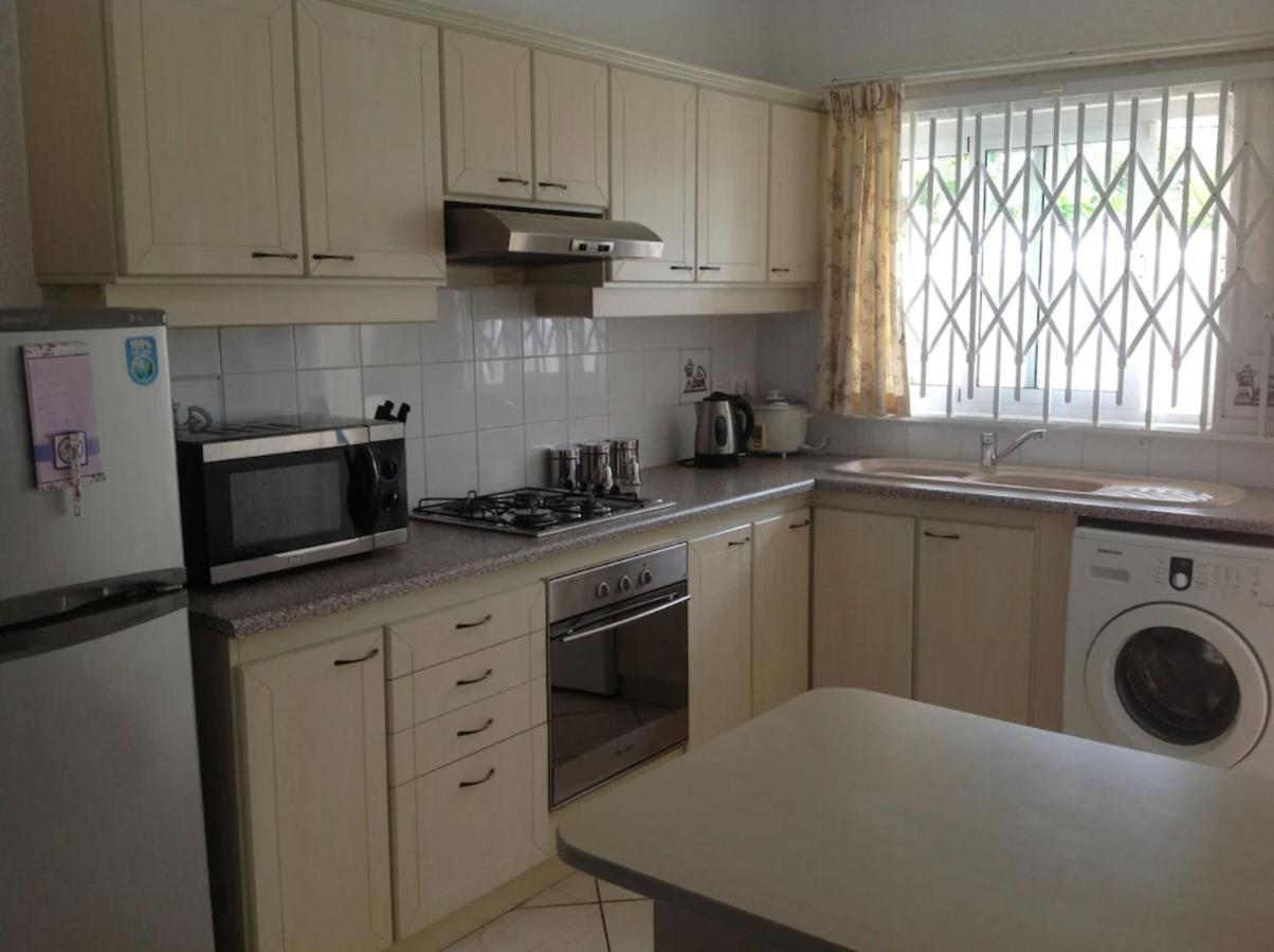 Lovely Apartment In Flic En Flac, Close To The Beach And All Amenities. Екстериор снимка