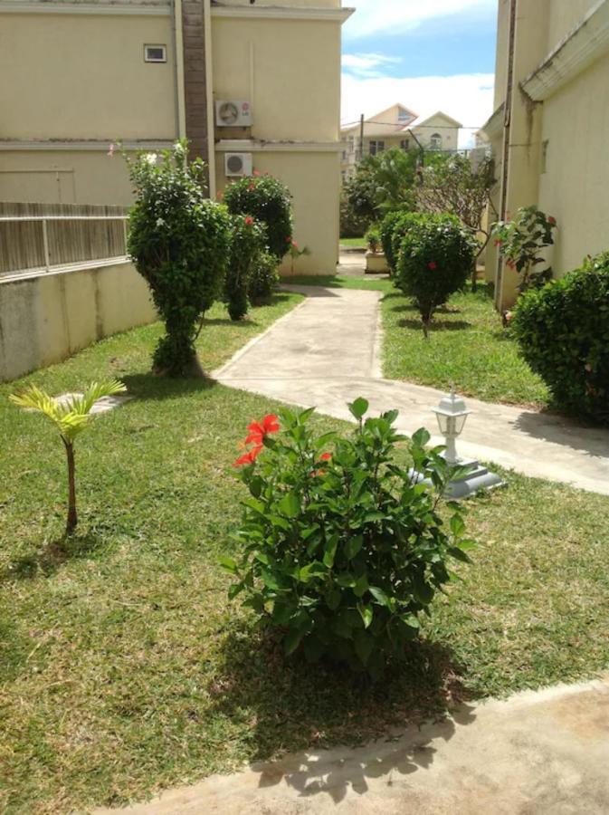 Lovely Apartment In Flic En Flac, Close To The Beach And All Amenities. Екстериор снимка