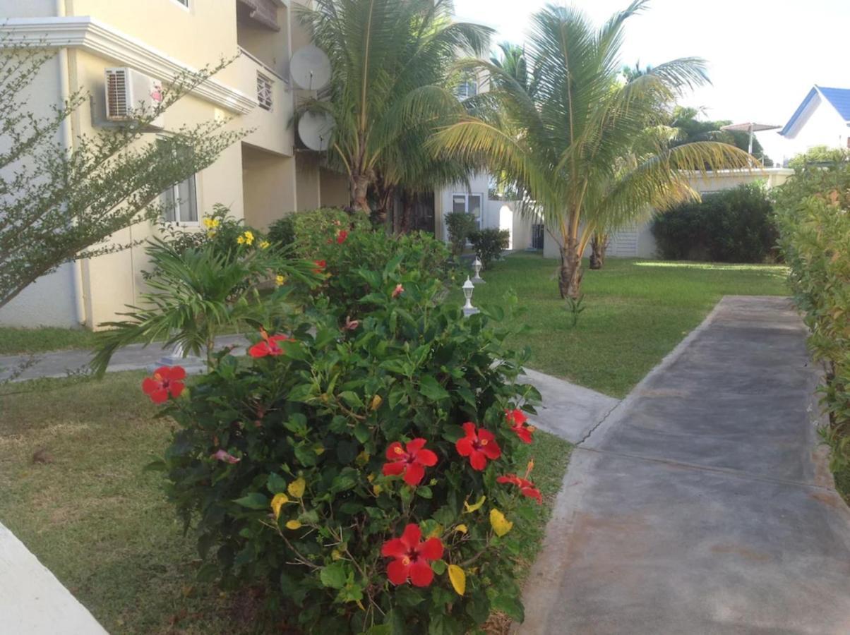 Lovely Apartment In Flic En Flac, Close To The Beach And All Amenities. Екстериор снимка
